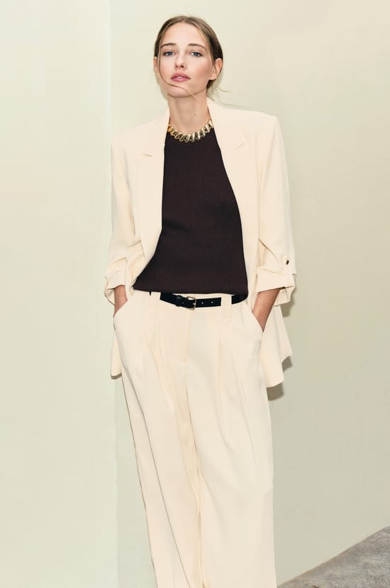 Long-sleeved Blazer;${refinementColor}