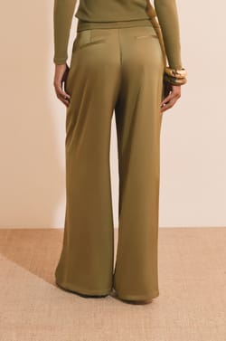 Pantalon fluide satin&eacute;;${refinementColor}
