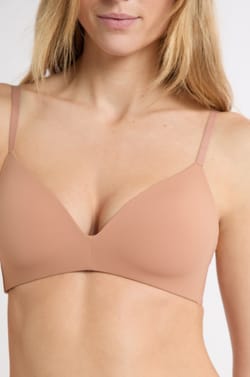 Wireless lightly lined microfibre bra;${refinementColor}