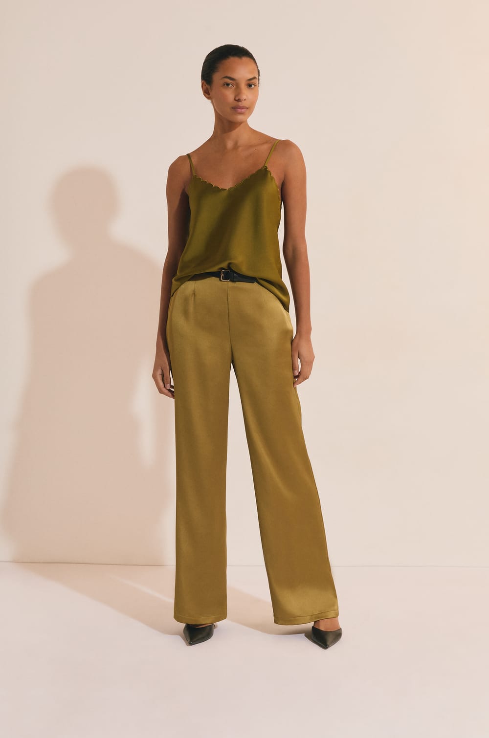 Pantalon droit satin&eacute;;${refinementColor}