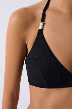 Top bikini triangular detalles perlas ;${refinementColor}