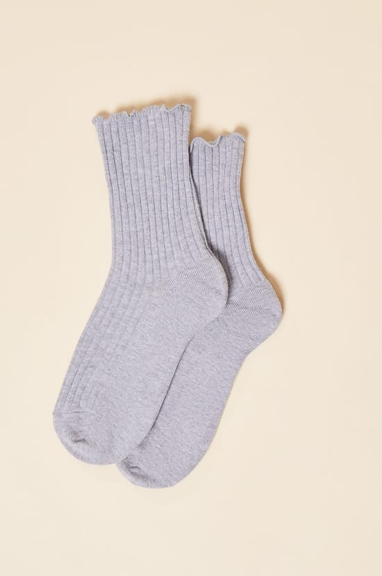 Chaussettes mode unies à volants;${refinementColor}