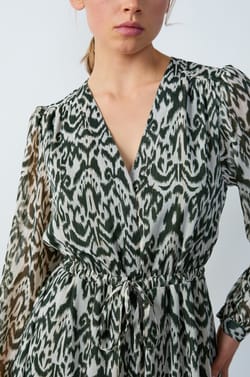 Long flowing printed dress with metallic effect;${refinementColor}