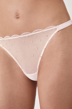 String mit Stickerei;${refinementColor}