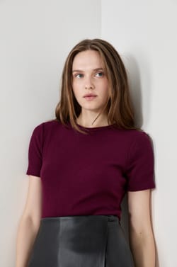 Short-sleeved ribbed T-shirt;${refinementColor}