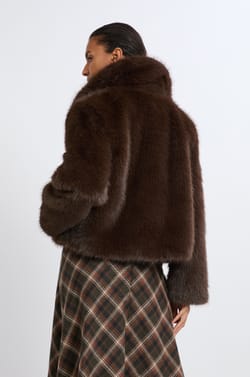 Manteau en fausse fourrure;${refinementColor}