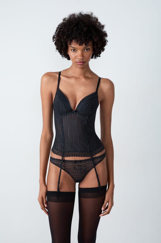 Lace Corset;${refinementColor}