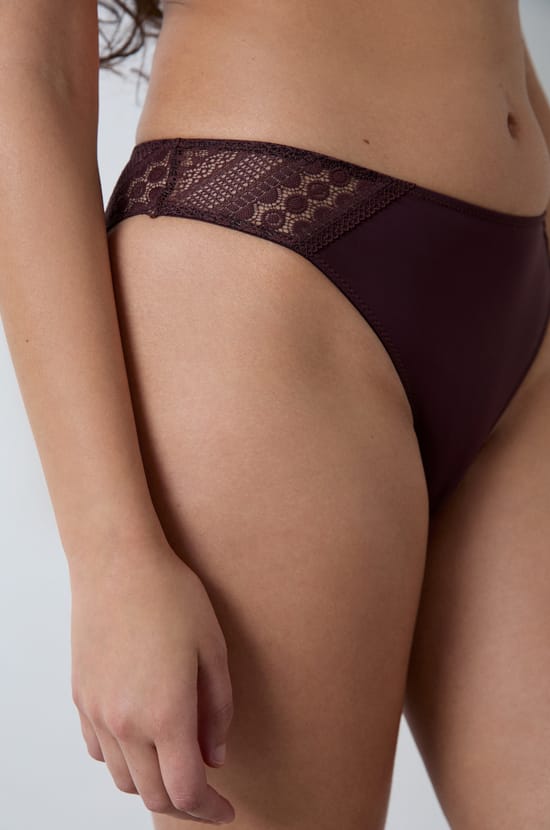  braguitas con detalle de encaje;${refinementColor}