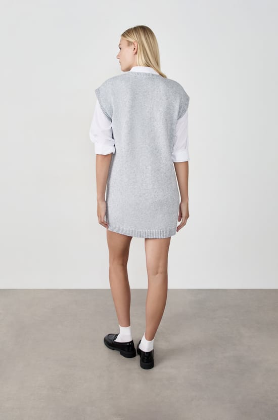 Sleeveless sweater dress;${refinementColor}