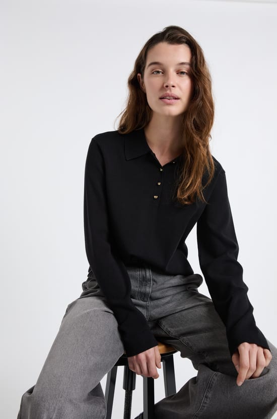 Pull col polo avec boutons dor&eacute;s;${refinementColor}