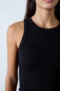 Geripptes Top;${refinementColor}