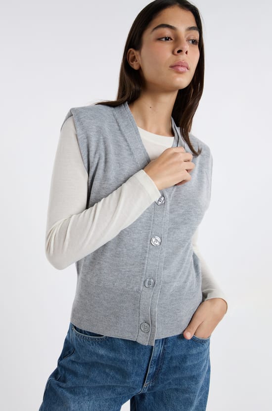 Gilet sans manches boutonn&eacute;;${refinementColor}