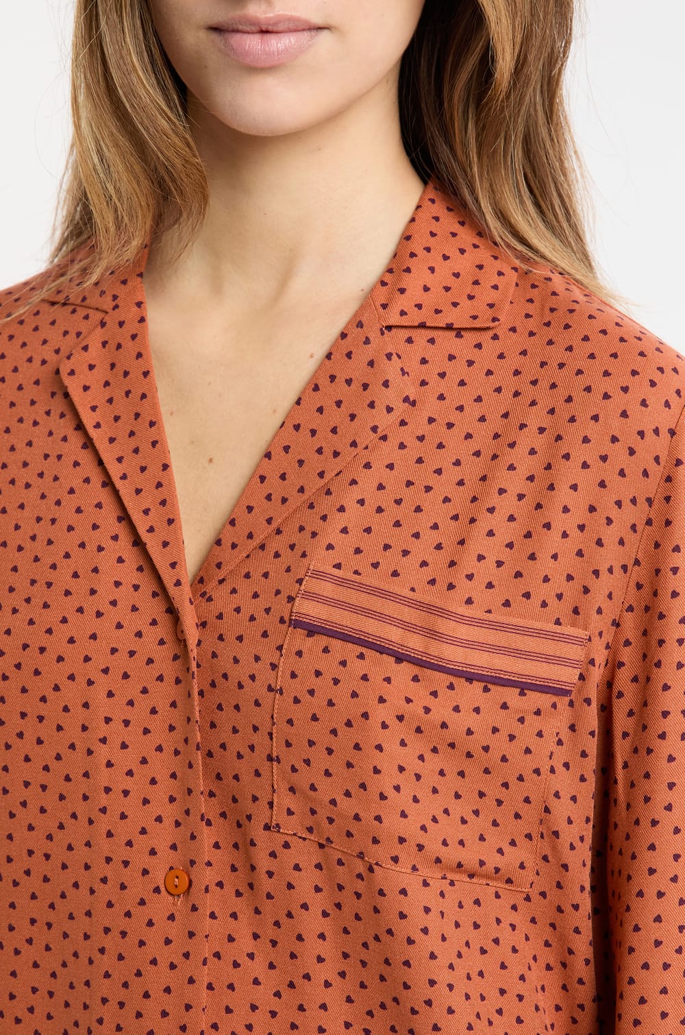 Chemise de pyjama à motifs coeurs;${refinementColor}