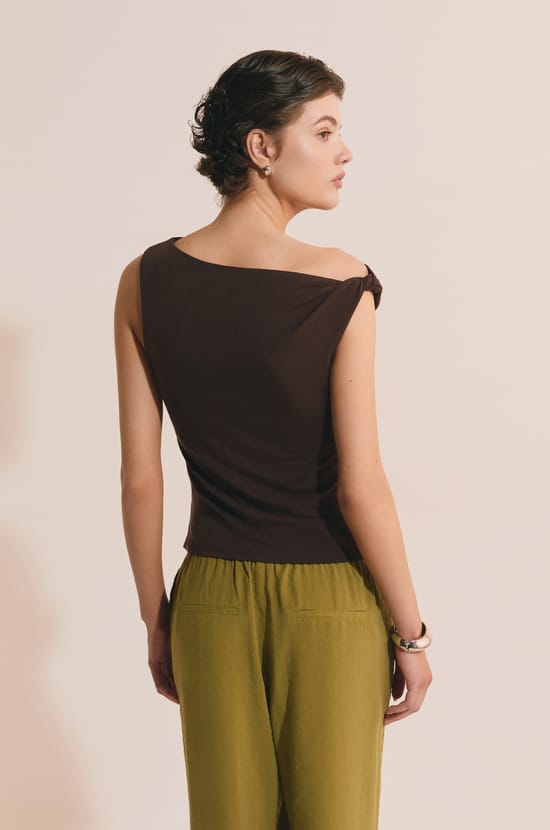 Camiseta sin mangas drapeada;${refinementColor}