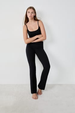  Pantalón de pijama acampanado;${refinementColor}