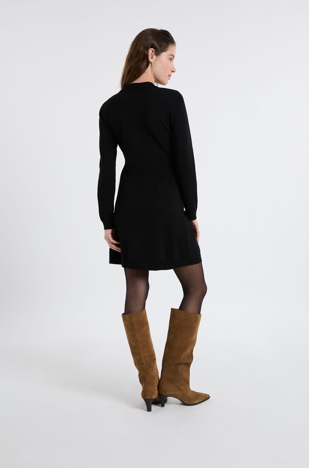 Long-sleeved dress with gold buttons;${refinementColor}