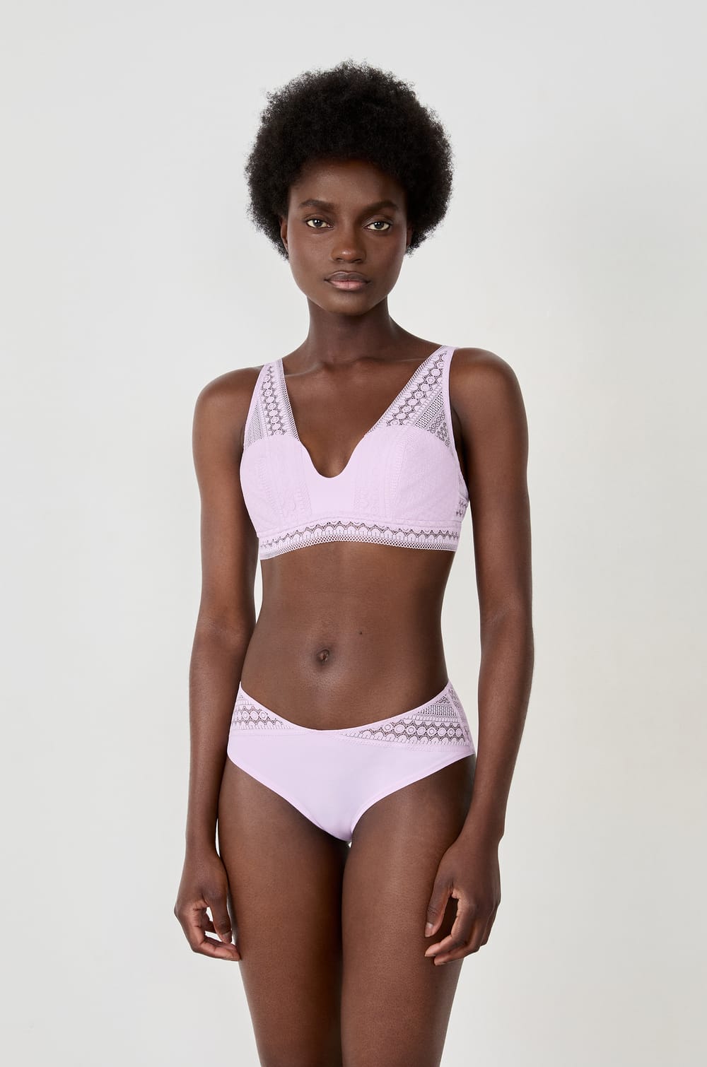 Panty de encaje;${refinementColor}