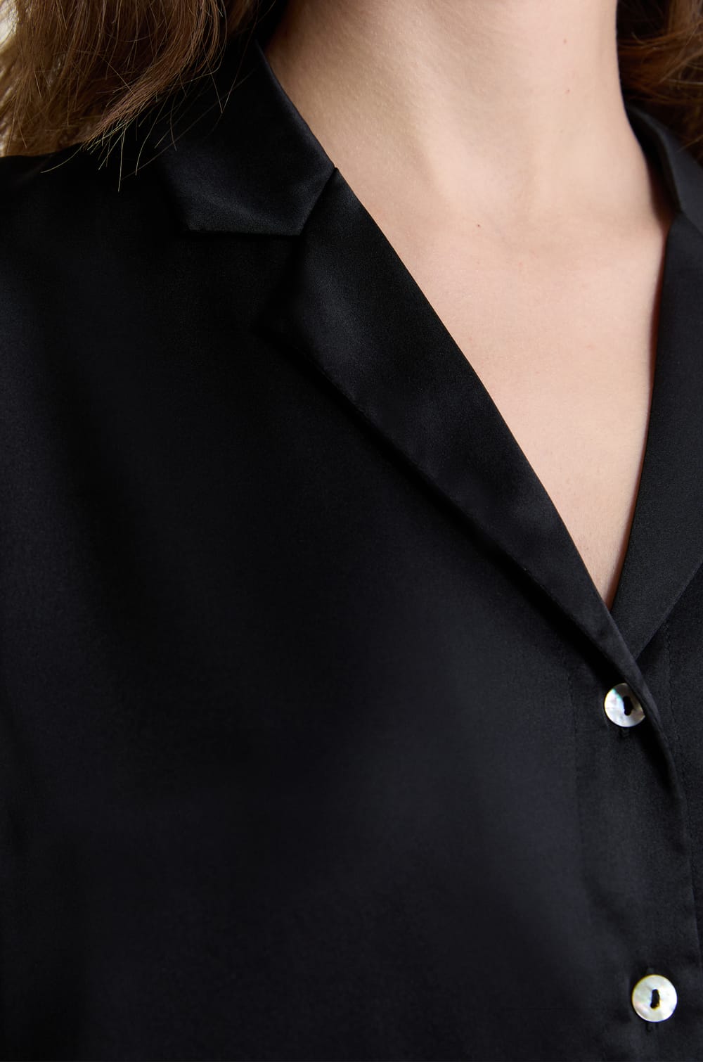 Short-sleeved silk pyjama shirt;${refinementColor}