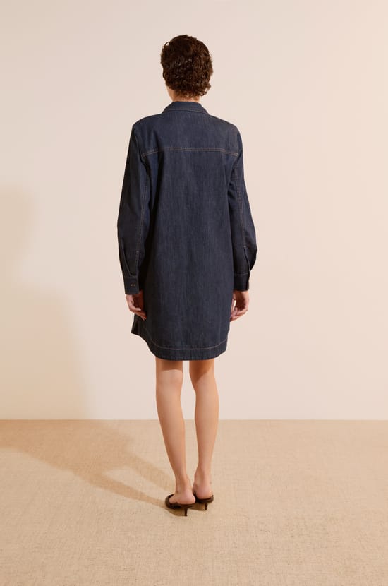 Robe courte &agrave; manches longues en jean;${refinementColor}