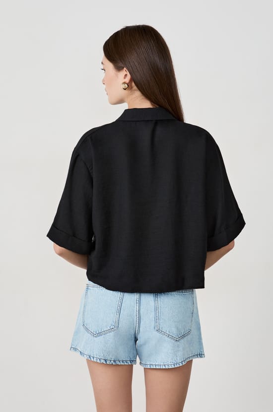 Fluid short-sleeved shirt;${refinementColor}