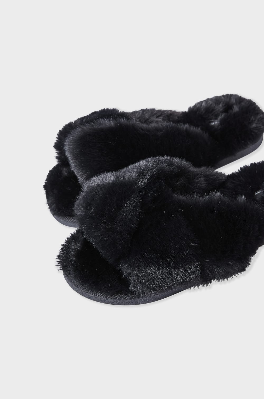 Flip-Flop Slippers;${refinementColor}