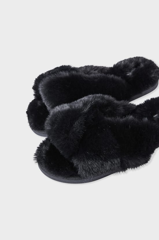 Flip-Flop Slippers;${refinementColor}