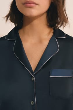 Chemise de nuit manches courtes satin&eacute;e;${refinementColor}