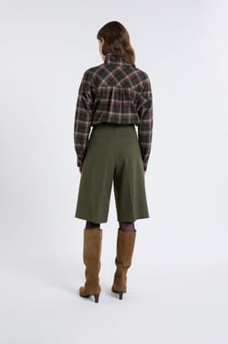 Short estilo casual;${refinementColor}