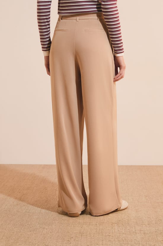 Pantalon fluide large;${refinementColor}