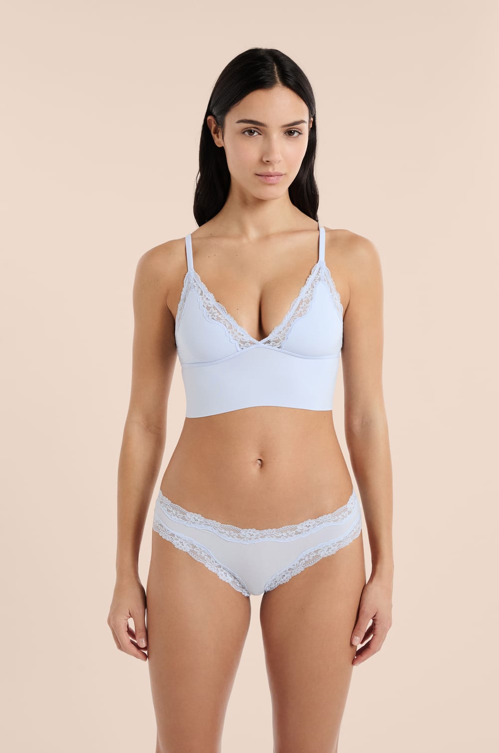 Figi z mikrofibry i koronki;${refinementColor}