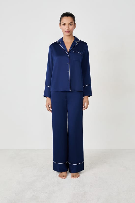 Chemise de pyjama manches longues satinée;${refinementColor}