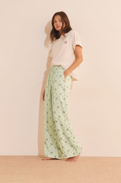 Pantalon de pyjama &agrave; motif fleuri;${refinementColor}