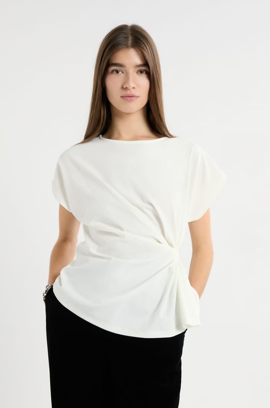 Short-sleeved knotted T-shirt;${refinementColor}