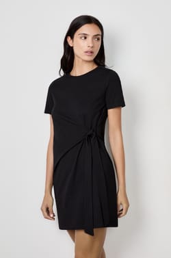 Short fluid dress;${refinementColor}