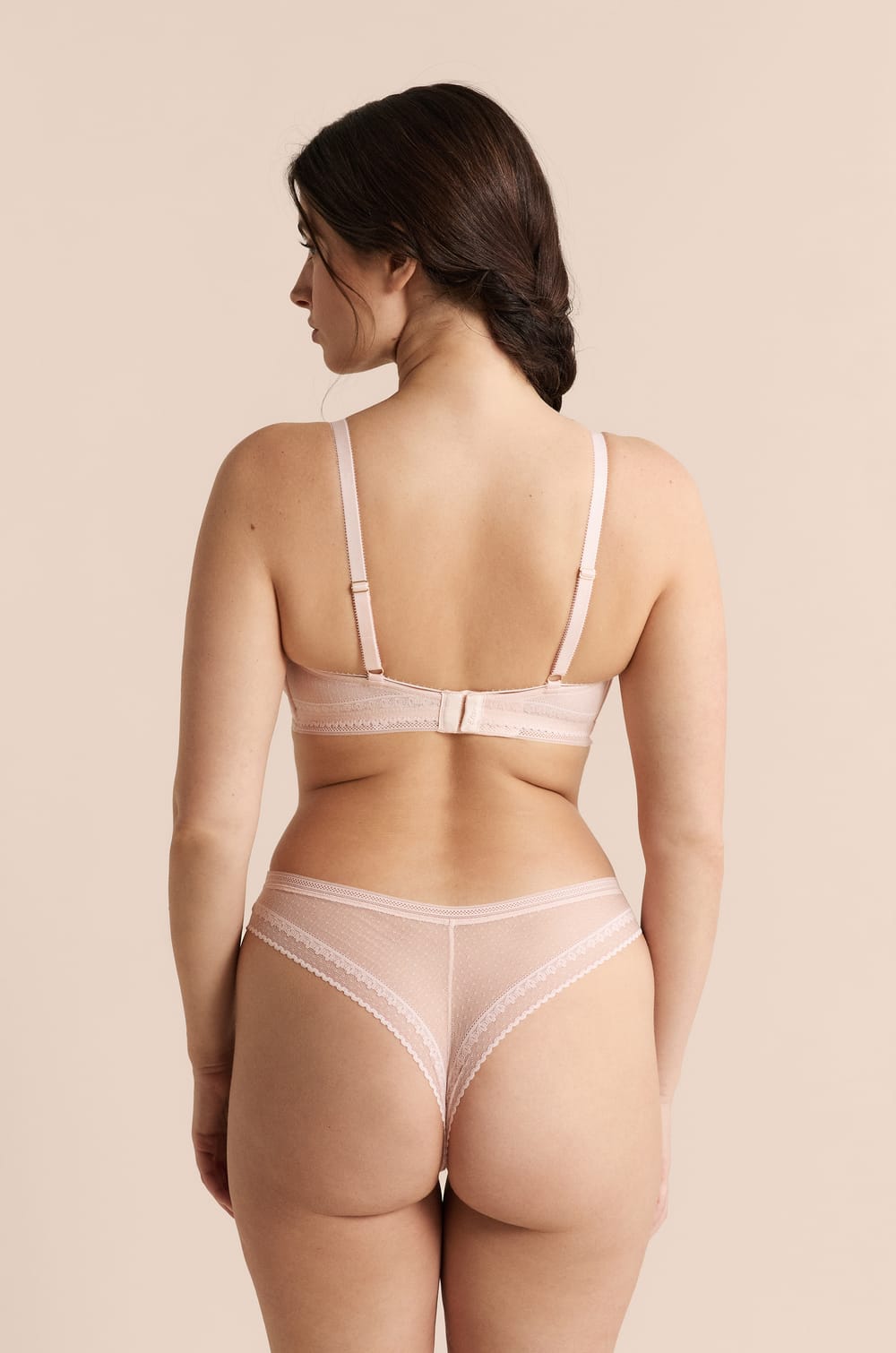 Soutien-gorge triangle sans armatures avec d&eacute;tails en dentelle;${refinementColor}