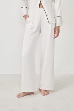 Seidig schimmernde Pyjamahose&nbsp; &nbsp;;${refinementColor}