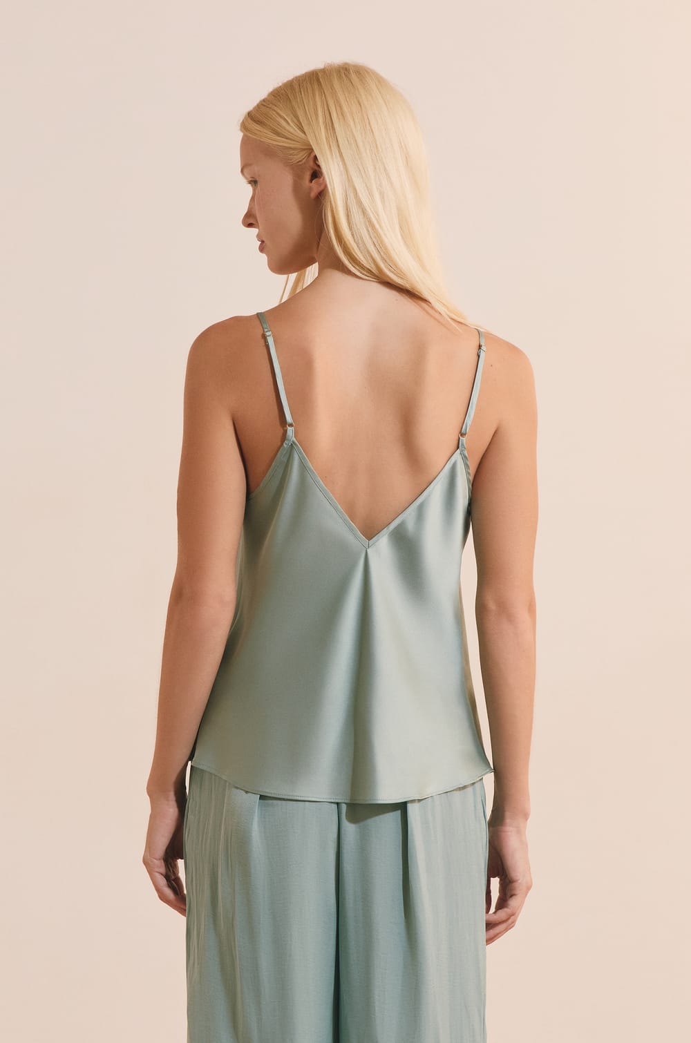 Top de pijama de sat&eacute;n con encaje;${refinementColor}