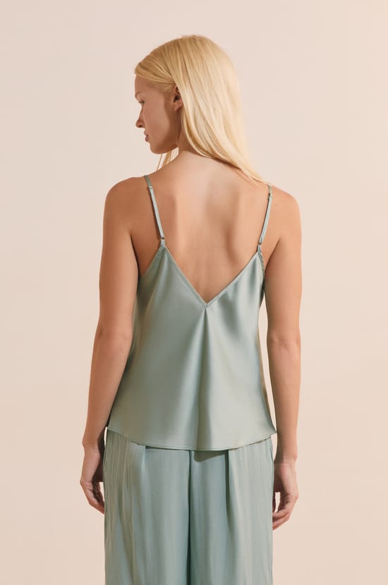 Caraco de pyjama satin&eacute; avec dentelle;${refinementColor}