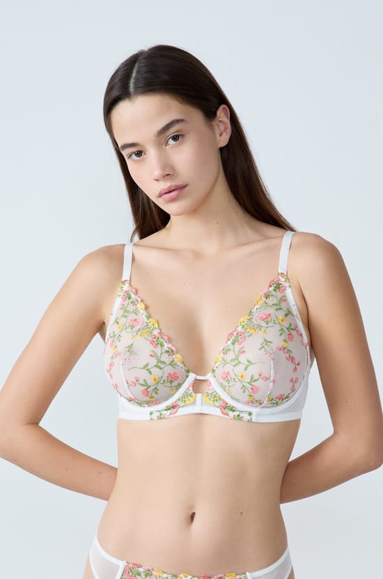 Demi bra with floral embroidery;${refinementColor}