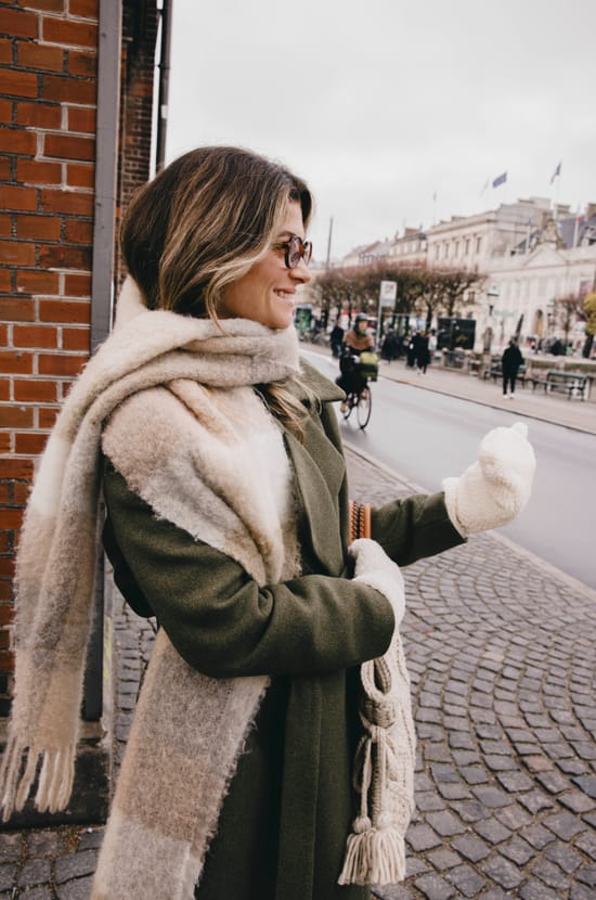 Look @marieandmood;${refinementColor}