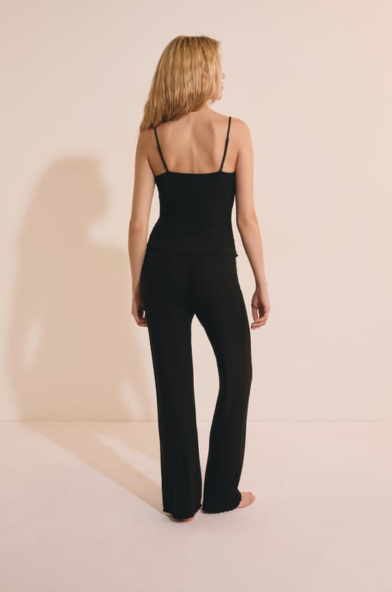 Ensemble de pyjama 2 pi&egrave;ces en maille c&ocirc;tel&eacute;e d&eacute;tails dentelle;${refinementColor}