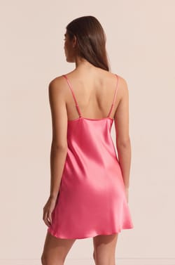 Nuisette courte en soie d&eacute;tails dentelle;${refinementColor}