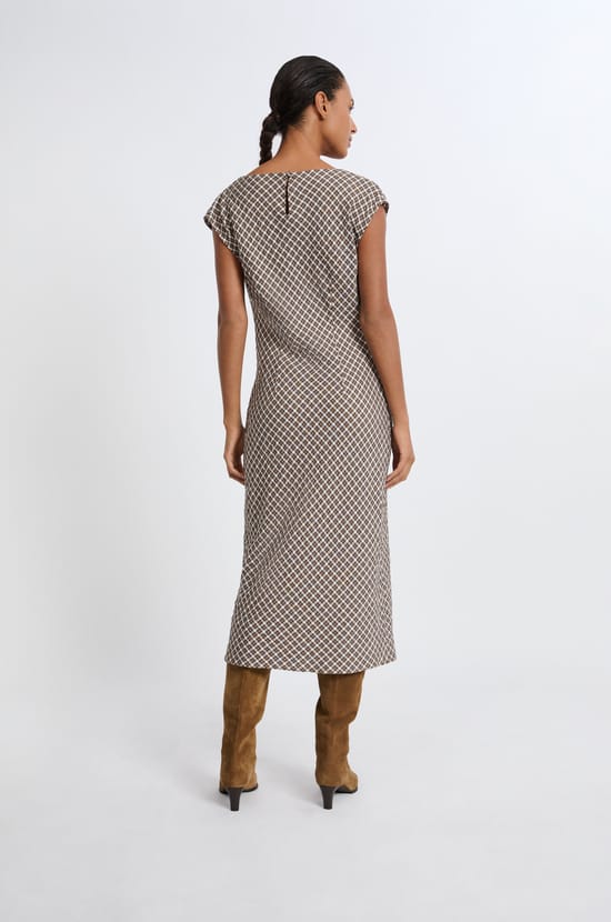 Robe longue à carreaux;${refinementColor}