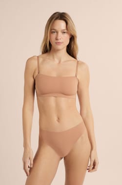 Sujetador bandeu de microfibra con tirantes removibles;${refinementColor}