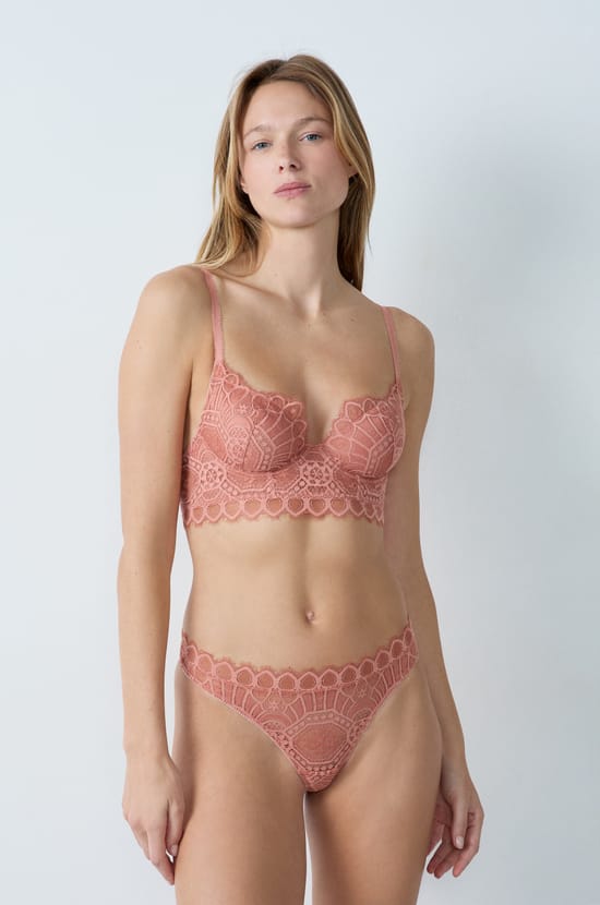 Lace Thong;${refinementColor}