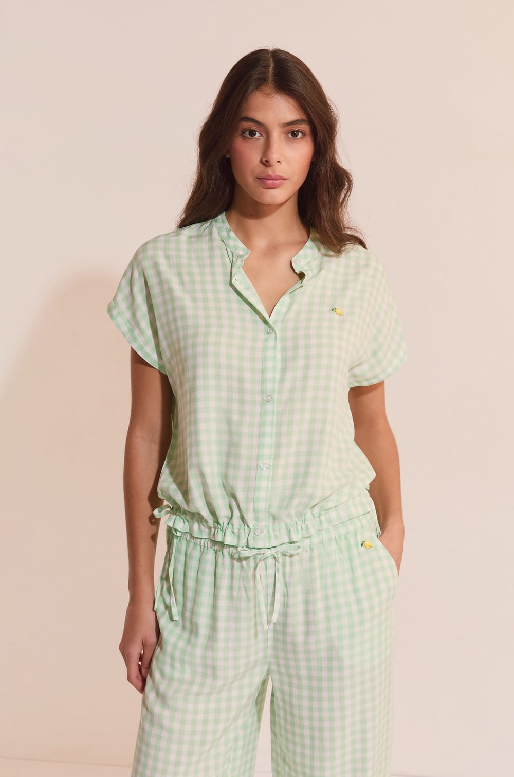 Chemise &agrave; manches courtes vichy avec motif citron;${refinementColor}