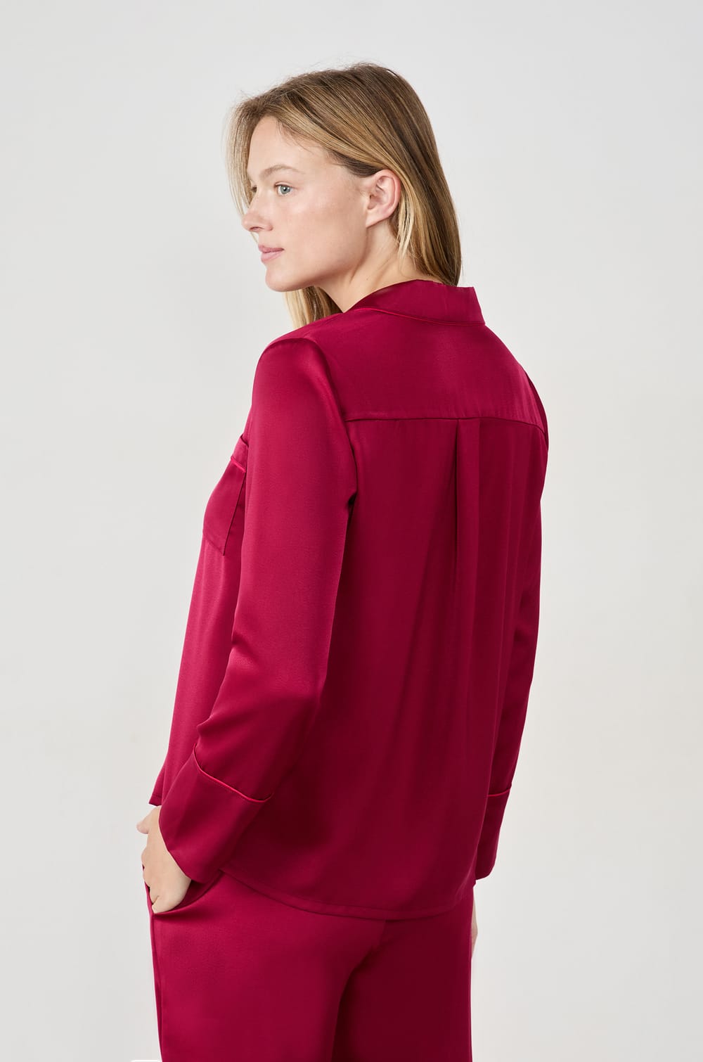 Chemise de pyjama satinée;${refinementColor}
