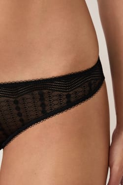 Lace Brief;${refinementColor}