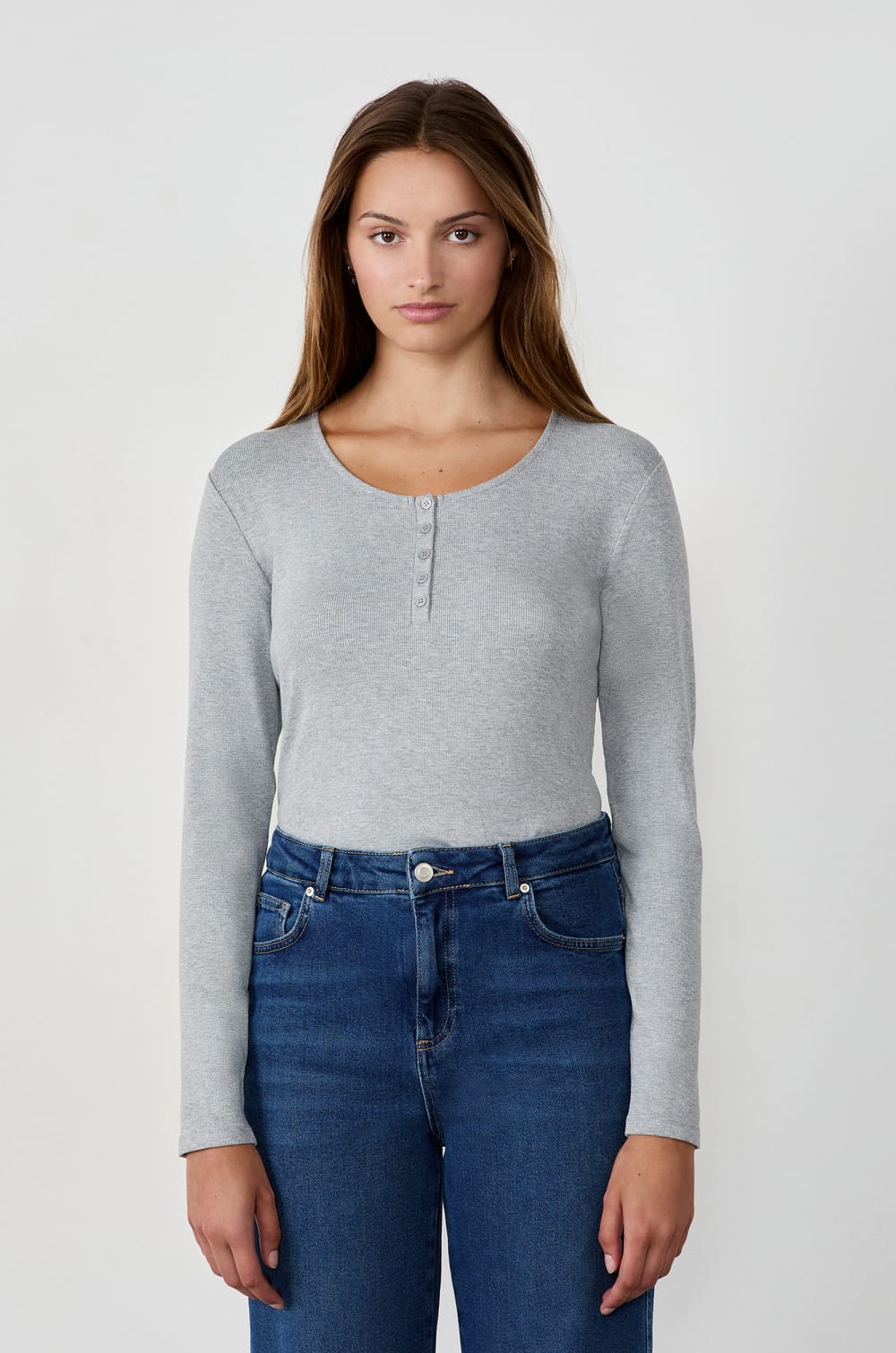 Long-sleeved T-shirt with buttons;${refinementColor}