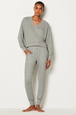 V-neck Pyjama Sweatshirt;${refinementColor}